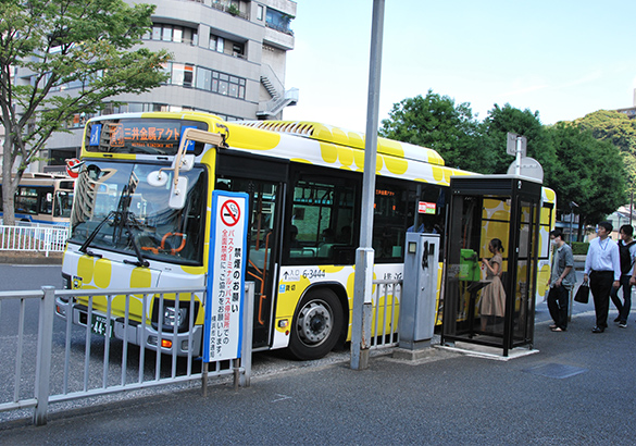 Commuter bus for MITSUI KINZOKU Act at JR Negishi Station (Yokohama Municipal Bus vehicle)